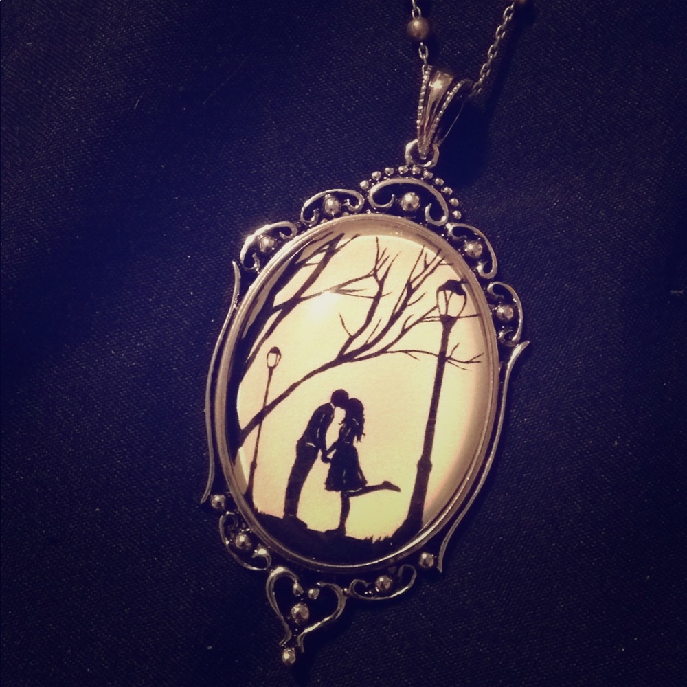 Handmade Kiss Necklace